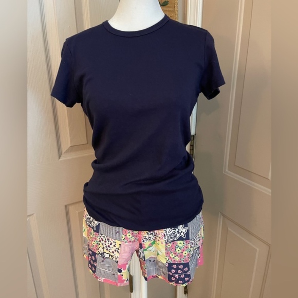Lilly Pulitzer discontinued patchwork look shorts nave blue scoop neck tee Sz S.